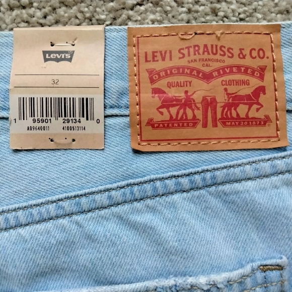 NWT 32 14 Levi's Low Pro Straight Leg Light Wash Destructed Denim Jeans NEW - Picture 10 of 14